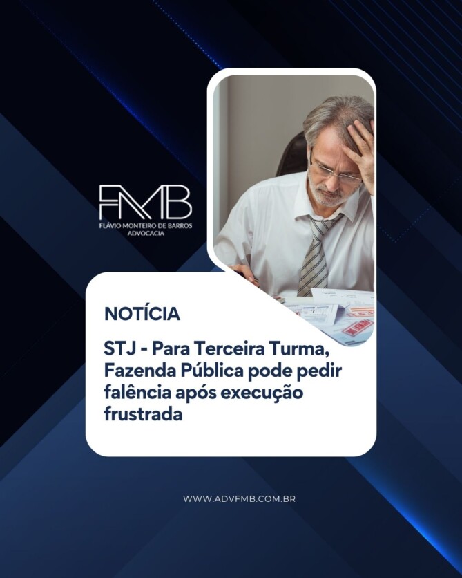 STJ - Para Terceira Turma, Fazenda Pública pode pedir falência após execução frustradaAo superar entendimento anterior, a Terceira Turma do Superior Tribunal de Justiça (STJ) reconheceu a legitimidade e o interesse processual da Fazenda Pública para requerer a falência do devedor quando a execução fiscal ajuizada previamente não der resultado. Para o colegiado, não se trata de privilégio, mas de assegurar ao ente público uma ferramenta processual adequada em casos de insolvência comprovada, a ser utilizada após o esgotamento da via de cobrança específica. O caso teve início com execução fiscal ajuizada pela Fazenda Nacional contra uma sociedade empresária, com o objetivo de receber créditos inscritos na dívida ativa que ultrapassavam R$ 12 milhões. Apesar das diligências realizadas, não foram identificados bens que pudessem ser penhorados para o pagamento da dívida. Diante da execução frustrada, a Fazenda Nacional ajuizou pedido de falência da sociedade. O juízo extinguiu a ação sem resolução de mérito, sob o fundamento de que não havia legitimidade da autora para tal propositura, pois a via falimentar seria inadequada para a cobrança de créditos fiscais. O Tribunal de Justiça de Sergipe (TJSE) manteve a decisão. No STJ, a Fazenda sustentou que tem legitimidade e interesse para requerer a falência de sociedade empresária quando a execução fiscal não for bem-sucedida. Alegou ainda que a extinção da ação sem exame do mérito contrariou a legislação federal que rege a falência e o microssistema de recuperação de créditos. Novo entendimento acompanha evolução legislativa e jurisprudencial A relatora do recurso, ministra Nancy Andrighi, destacou que, atualmente, a jurisprudência do STJ reconhece não haver incompatibilidade entre o regime de execução fiscal e o processo de falência. Ela lembrou que a corte, no julgamento do Tema 1.092, sob o rito dos recursos repetitivos, fixou o entendimento de que o fisco pode requerer a habilitação de seus créditos, objeto de execução fiscal em curso, nos autos da falência. A ministra salientou que a inclusão do artigo 7º-A – que instituiu o incidente de classificação do crédito público –, bem como o artigo 73, ambos da Lei de Falências e Recuperação de Empresas (LFRE), reforçam a aptidão do fisco para integrar o procedimento falimentar. Segundo a relatora, diante da evolução legislativa e jurisprudencial, seria contraditório não reconhecer a legitimidade ativa da Fazenda Pública para propor ação de falência, já que é admitido ao ente ingressar no processo de falência requerido por terceiro. Impedimento processual prejudicaria o interesse público Nancy Andrighi ressaltou que, com a inclusão do inciso IV no artigo 97 da LFRE, passou a ser conferida legitimidade a qualquer credor para requerer a falência, sem distinção entre credores públicos e privados. Segundo reforçou, o artigo 94, parágrafo 2º, da mesma lei possui caráter inclusivo ao reconhecer que todos os créditos reclamáveis na falência legitimam o pedido de sua decretação, incluindo o crédito público, em consonância com o artigo 83, inciso III, da LFRE. Para a ministra, não deve ser aceito o argumento de que a Fazenda não pode requerer a falência por dispor da execução fiscal como instrumento próprio e privilegiado de cobrança. Conforme reconheceu, isso transformaria tal vantagem em impedimento processual, colocando o ente público em posição desfavorável em relação aos credores privados. Assim, a relatora concluiu que, diante da execução fiscal frustrada, o pedido de falência é não apenas legítimo, mas também necessário e útil à satisfação do crédito público, por disponibilizar instrumentos processuais mais eficazes, coibindo o não pagamento deliberado de obrigações fiscais e combatendo a má-fé e a fraude.REsp 2196073 Fonte: Superior Tribunal de Justiça